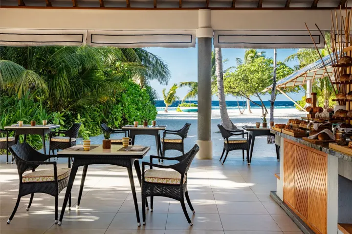 Amari Havodda Maldives, Мальдивы — ресторан Amari Havodda Maldives — ресторан с открытой террасой