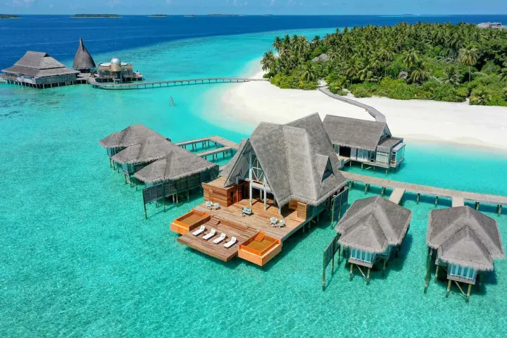 Anantara Kihavah Maldives Villas, Мальдивы — спа Anantara Kihavah Maldives Villas — спа-центр над прозрачной водой