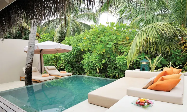 Ayada Maldives, Мальдивы — вилла на пляже Ayada Maldives — береговая вилла с собственным бассейном в окружении пальм