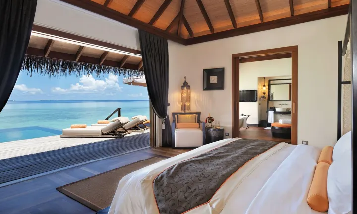 Ayada Maldives, Мальдивы — вилла на воде Ayada Maldives — водный люкс с приватным бассейном и гамаком над океаном