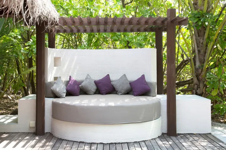 Coco Bodu Hithi, Мальдивы — вилла на пляже Coco Bodu Hithi — просторная пляжная вилла с собственной террасой среди тропической зелени