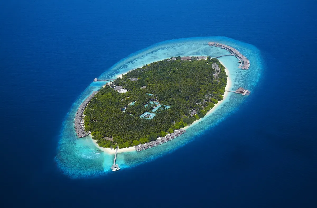 Dusit Thani Maldives — остров в окружении кораллового рифа