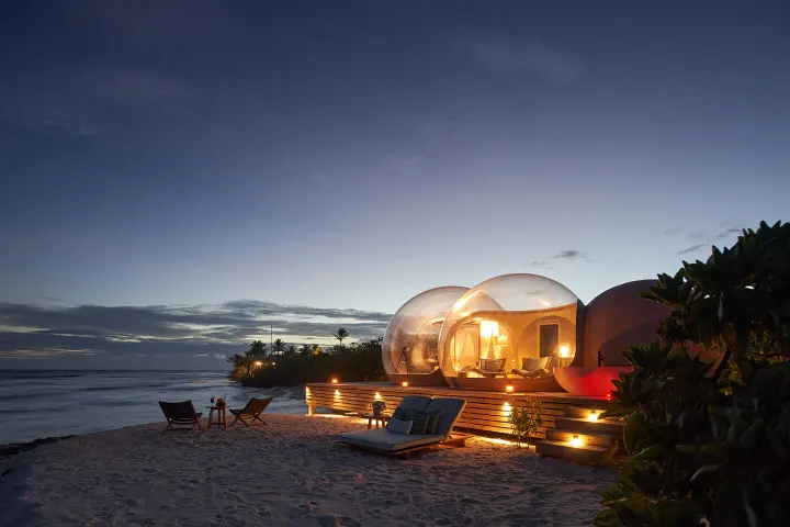 Finolhu Baa Atoll Maldives, Мальдивы — пляж Finolhu Baa Atoll Maldives — прозрачная сфера на пляже