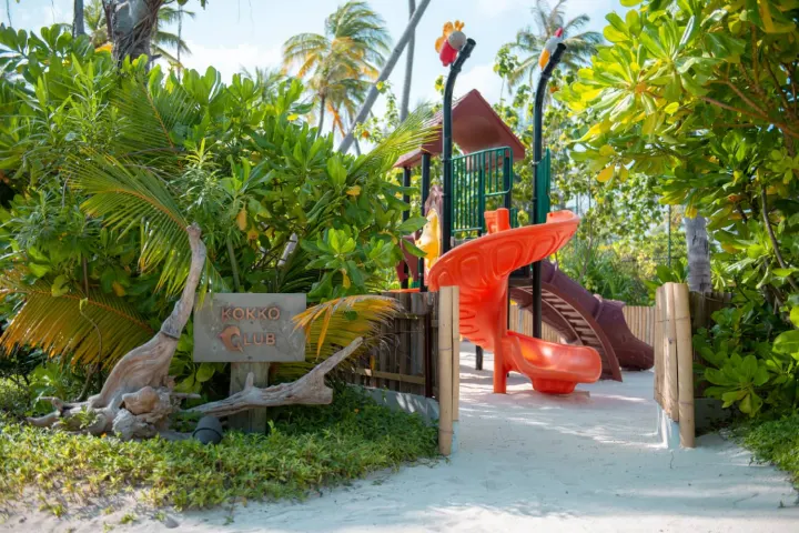 Fushifaru Maldives — детская игровая площадка с горкой