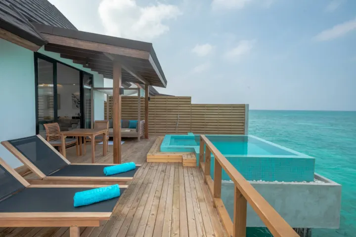 Fushifaru Maldives — вилла на воде с приватным бассейном