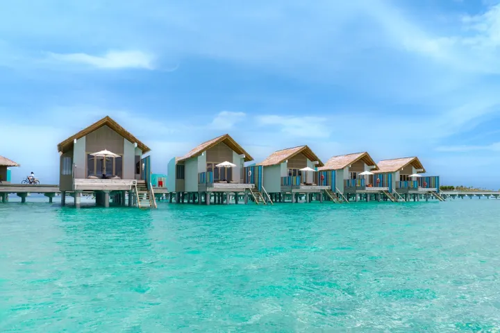 Hard Rock Hotel Maldives — водные виллы с частными бассейнами и террасами над бирюзовой лагуной