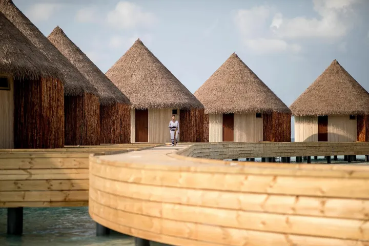 InterContinental Maldives Maamunagau Resort, Мальдивы — спа InterContinental Maldives Maamunagau Resort — спа-центр над водой