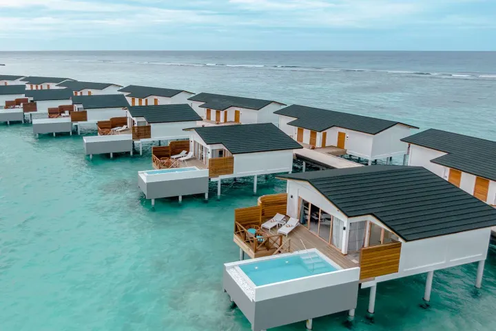 Joy Island Maldives, Мальдивы — вид сверху Joy Island Maldives — водные виллы с собственными бассейнами