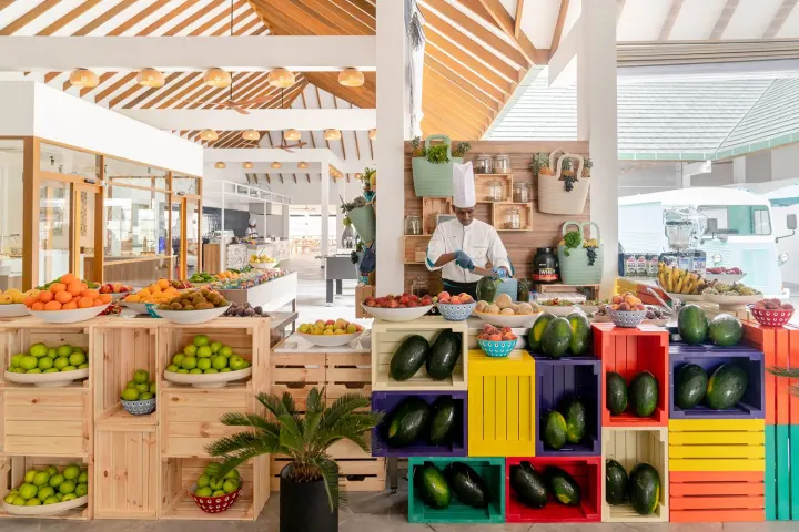 Joy Island Maldives, Мальдивы — ресторан Joy Island Maldives — открытый ресторан на пляже с террасой