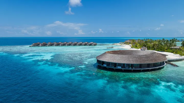 Kagi Maldives Spa Island, Мальдивы — спа Kagi Maldives Spa Island — круглый велнес-комплекс и спа-центр над водой в центре лагуны
