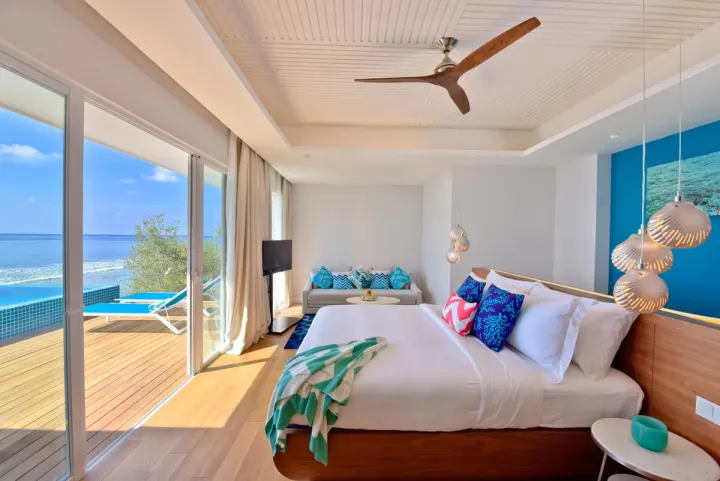 Kandima Maldives — водная вилла с большим бассейном