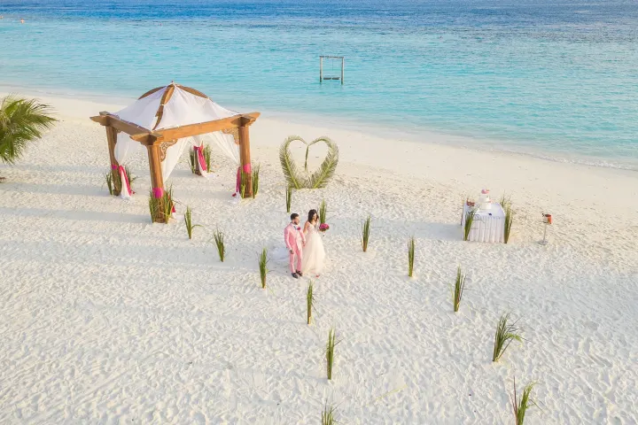 Kihaa Maldives — свадебная церемония на пляже
