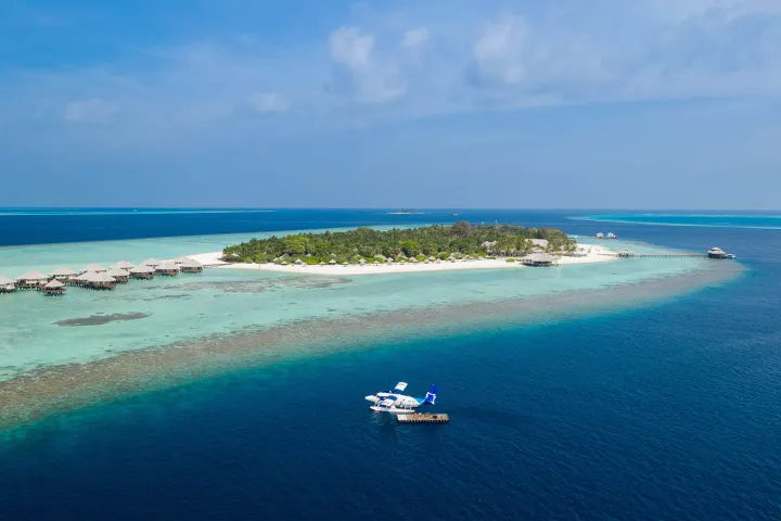 Kihaa Maldives — общий вид на зеленый остров