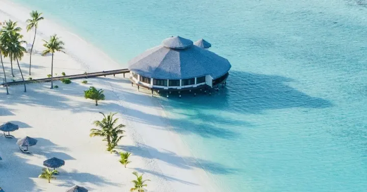 Kihaa Maldives — спа-павильон над водой