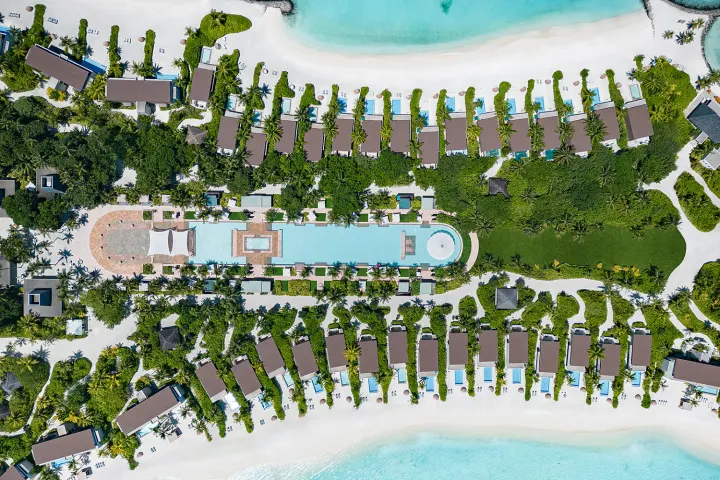 Kuda Villingili Resort Maldives — курорт с высоты птичьего полета