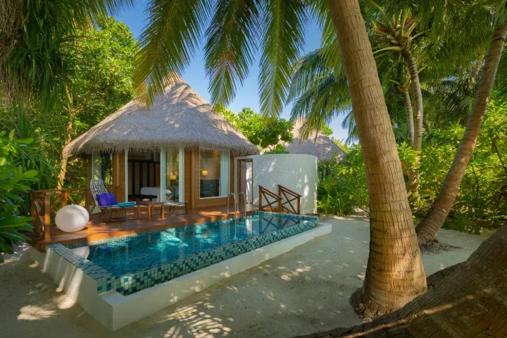 Mercure Maldives Kooddoo, Мальдивы — вилла на пляже Mercure Maldives Kooddoo — вилла на пляже с собственным небольшим бассейном