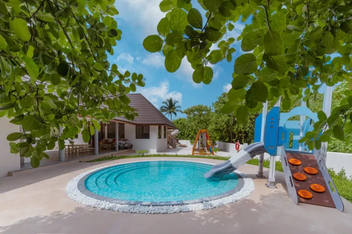 Meyyafushi Maldives, Мальдивы — для детей Meyyafushi Maldives — красочный детский клуб с игровыми зонами и активностями для юных гостей