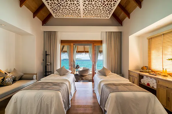 Milaidhoo Island Maldives — спа-кабинет для двоих с видом на бескрайний океан