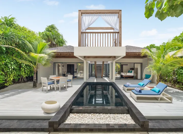 Mövenpick Resort Kuredhivaru Maldives, Мальдивы — вилла на пляже Mövenpick Resort Kuredhivaru Maldives — пляжная вилла с бассейном