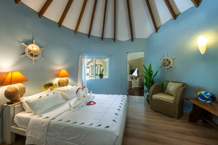 Nika Island Resort & Spa — береговая вилла в форме ракушки в окружении тропического сада