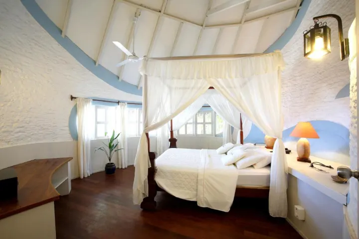 Nika Island Resort & Spa — главный ресторан с итальянской и мальдивской кухней у океана
