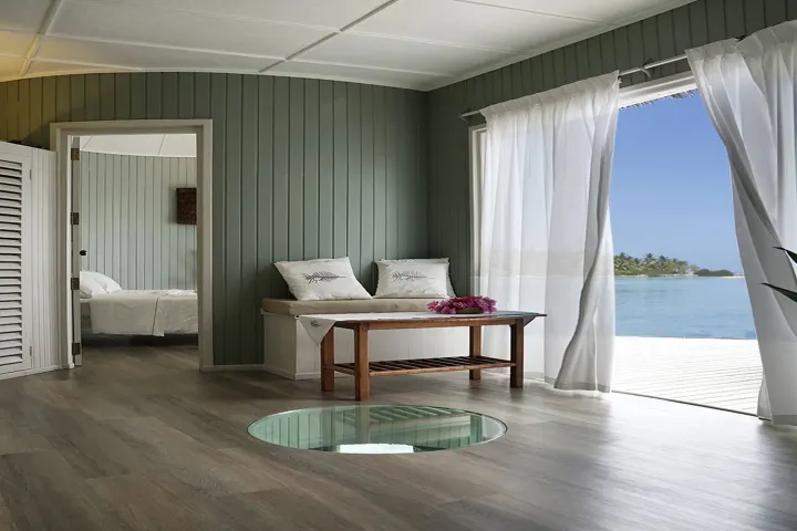 Nika Island Resort & Spa — семейная водная вилла с многоуровневой террасой над океаном