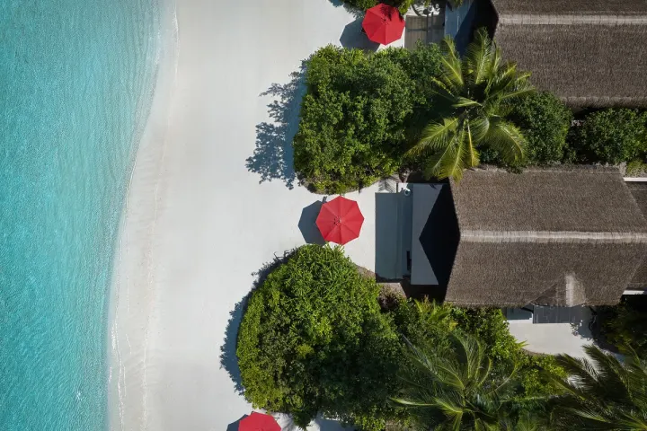 Niyama Private Islands Maldives, Мальдивы — пляж Niyama Private Islands Maldives — песчаный пляж с высоты птичьего полета