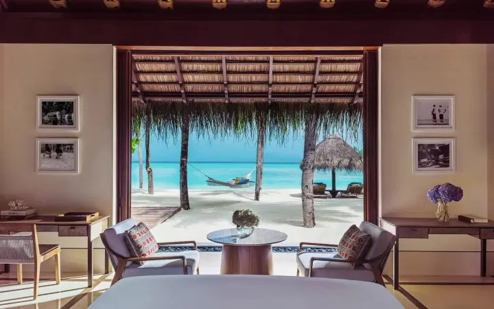 One&Only Reethi Rah — вид на океан с террасы виллы