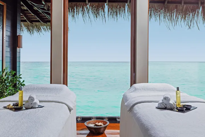 One&Only Reethi Rah — массажные столы с видом на океан