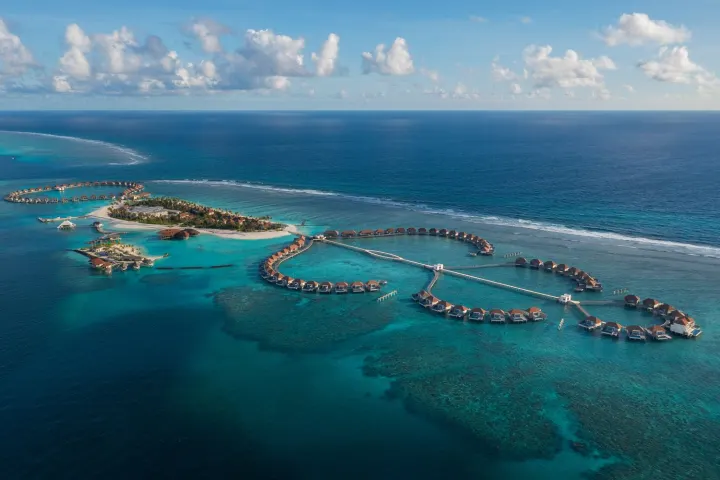 Radisson Blu Resort Maldives — панорамный вид на резорт