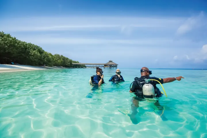 Reethi Beach Resort — занятия дайвингом с инструктором