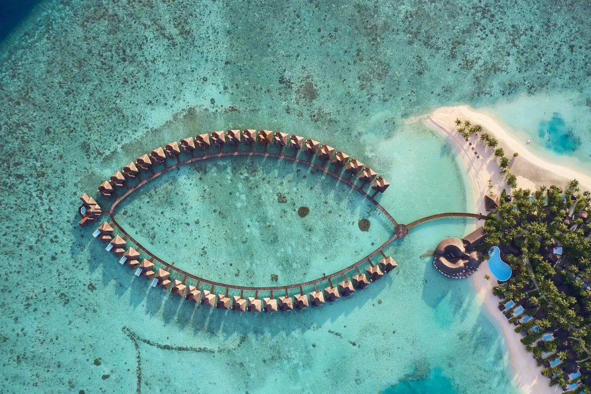 Sun Siyam Vilu Reef — виллы на воде с высоты птичьего полета