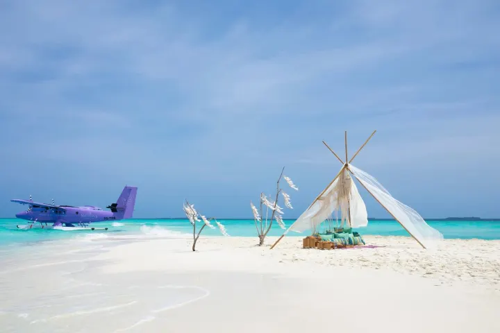 The Nautilus Maldives — приватный пикник под шатром на белоснежной песчаной косе
