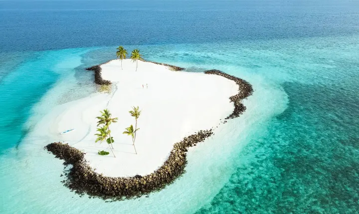 The Standard, Huruvalhi Maldives — уединённый песчаный островок для пикников посреди бирюзовой лагуны