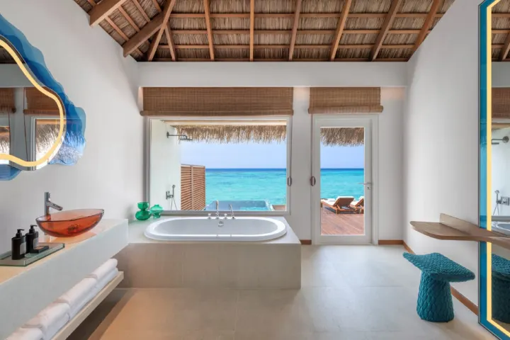 W Maldives — ванная комната с панорамным видом