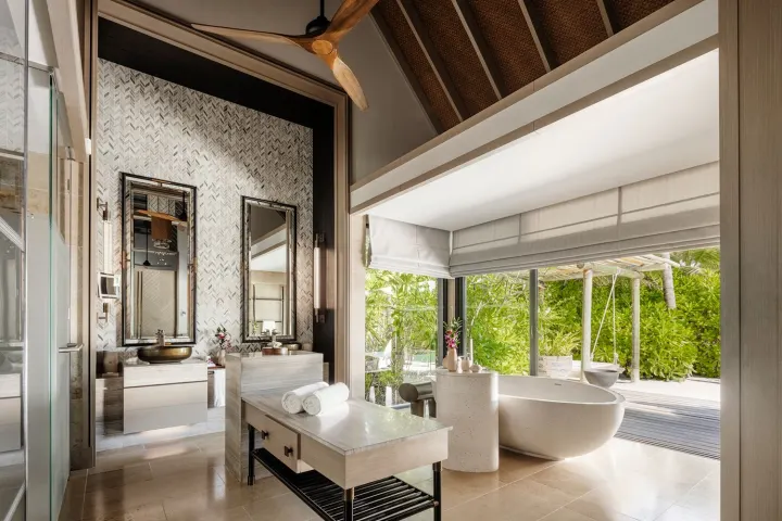 Waldorf Astoria Maldives Ithaafushi, Мальдивы — ванная Waldorf Astoria Maldives Ithaafushi — ванная комната с панорамным окном
